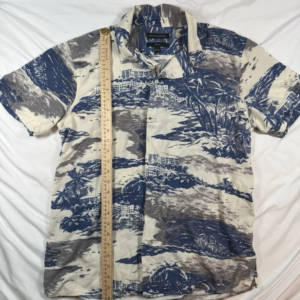 Banana Republic Slim Fit Tropical Graphic Rayon Short Sleeve Button-Up Shirt L